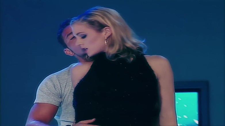 Luxury Porn Channel: Cuckold-freund sieht, wie seine freundin in doppelpenetration gefickt wird