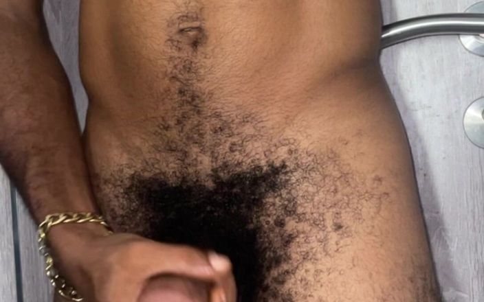 HornyVille Gay: Masturbándome mi bbc