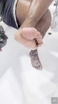 Savonner Mes Plantes De Pieds Avec Un Épurateur De Douche (2025)