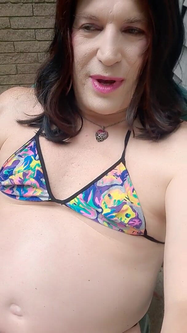 Victoria Lecherri: Bathing suit orgasm