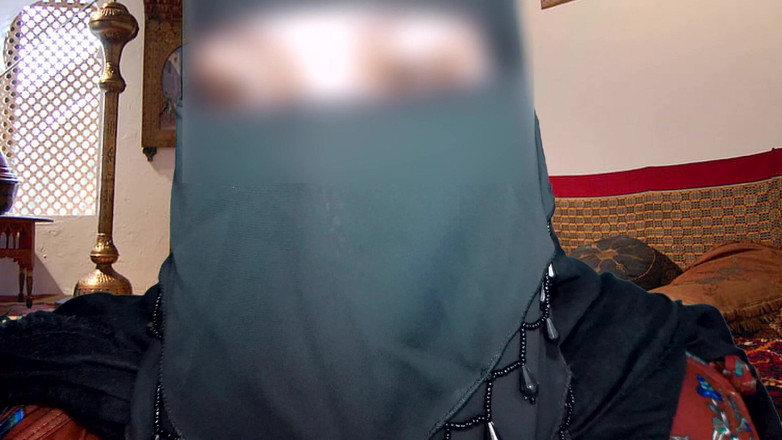 Shahinbd: बुर्का पहने बांग्लादेशी लड़की सऊदी अरब आती है और घर पर चुदाई करती है