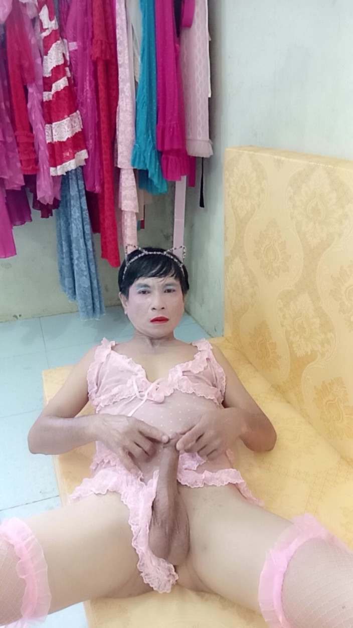 nguyen dang thien tri: Transseksualna ubrana w seksowną bieliznę porno uprawia seksowne pieprzenie kutasa...