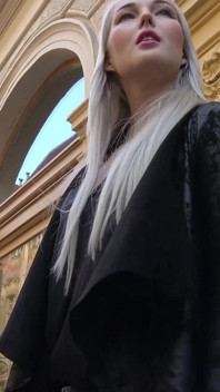 Si blonde Cantik Lovita Fae dengan tetek kecil dan pantat bulat di casting kongkek
