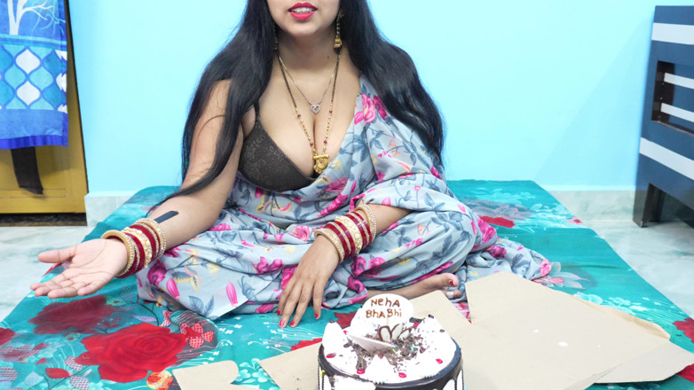 Sexy desi bhabhi studio: Husband Wife First Anniversary Cake or Sex Romence