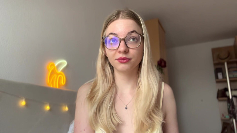 Goddess_Bella_Rae: Comment laisser une maîtresse (quand c’est trop dur) accro au femdom !