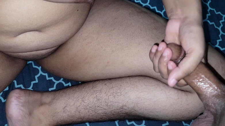 House 3: ホットで可愛いガールフレンドが家に一人でいる