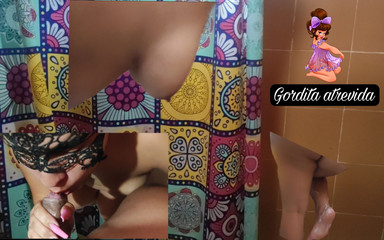 Gorditaatrevida: Mein stiefsohn beobachtet mich, während ich dusche