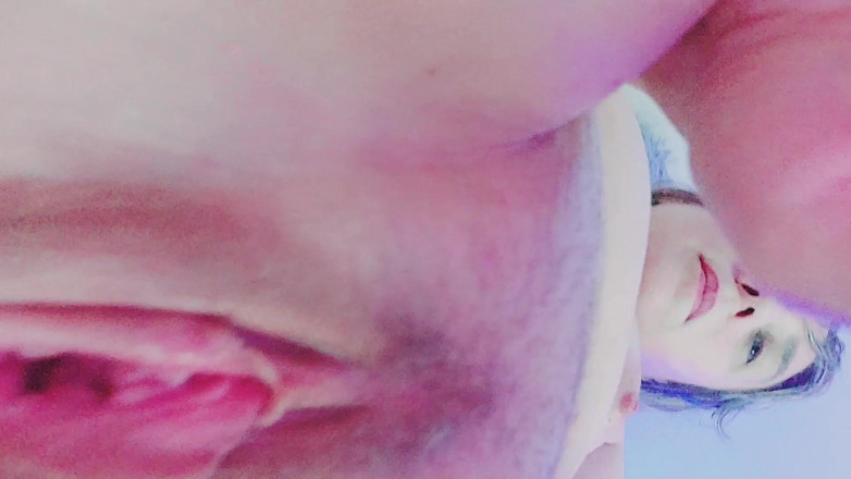 Nicolette69w: MILF Plays with Her Wet Pussy