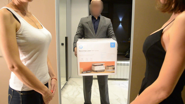 Mistress Mary: 我们会踢你的球并操你后