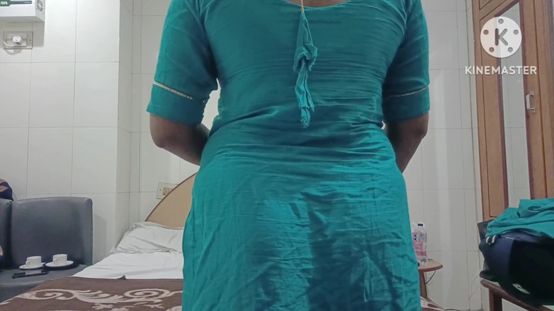 Poojakabir: Moje žena je ošukaná jiným mužem a já se dívám