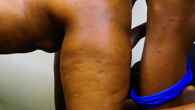 DelamorMotionX: Stiefschwester mit dickem arsch von hinten