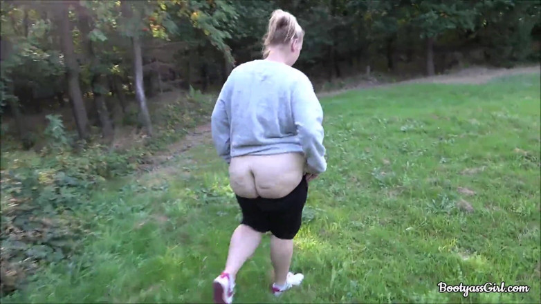 Bootyass Girl: Blonde teen sucks and fucks outside