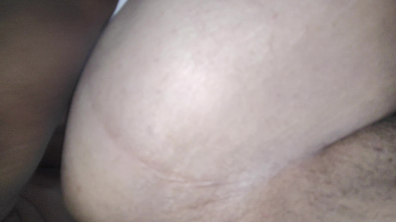 Angy Bisexperiences: 私の寝取られ夫は私の雄牛に彼のお尻を犯されます