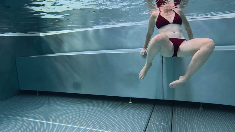 steffigeil: Nadou um pouco na piscina e brincou com a action...