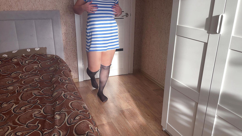 Lux Eva: Üvey kız kardeşini mastürbasyon yaparken sikiyor - amına boşalma