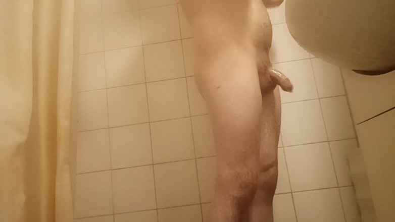 Uhri: Doccia pene pulito