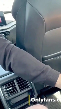 Wife Pays Taxi with a Blowjob. Taxi Driver Ejaculates in the Mouth While the Husband Watches. Wife Flash and Seduce in a Taxi