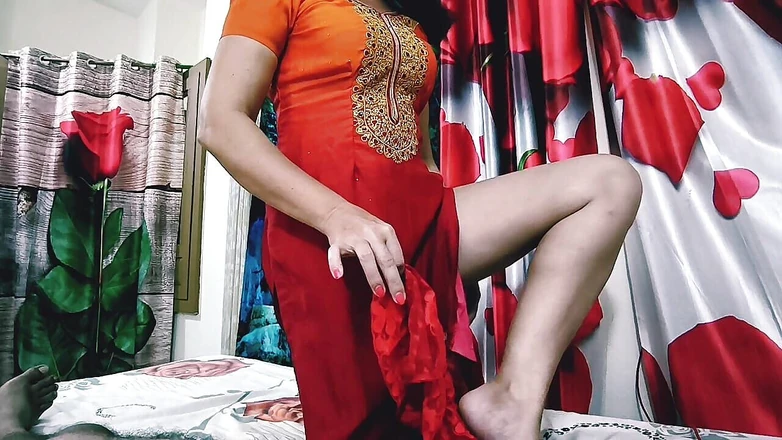 Bolly Karma: Jag älskar att snusa på mina egna trosor