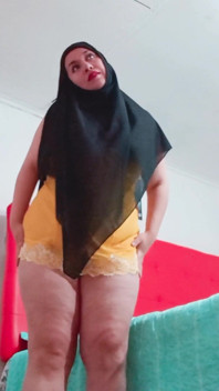 Horny Turkish Woman Wearing a Hijab