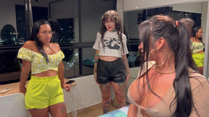 Leyne Rodriguez Ts: Transsexuální dívka a dvě dívky šukají tantaly sexuální panenku