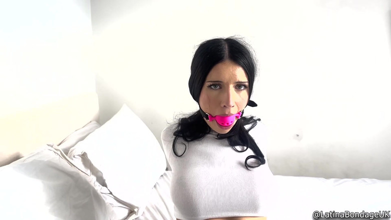 Latina Fetish: Tatti diikat dan disedak dengan 3 telur yang berbeza! Kemudian hogtied! (hd1080p)(diskaun)