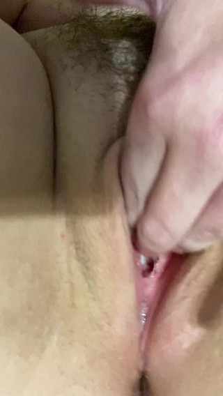 Hotwife0333: Fingering my hairy pussy