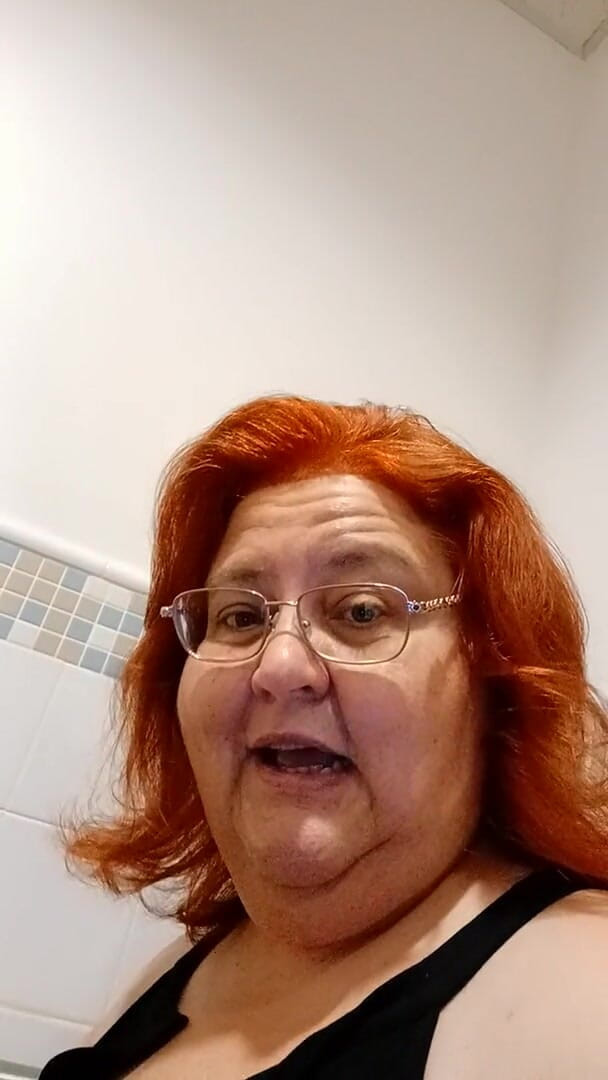 BBW nurse Vicki adventures with friends: Uită-te la noul meu stil de păr și culoare