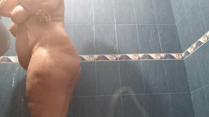Putarankahotmilf: Scopata in figa e nel culo sotto la doccia e...