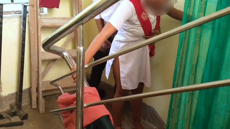 Fantacycutting: Studente die stiekem Desi-seksvideo heeft, gaat viraal