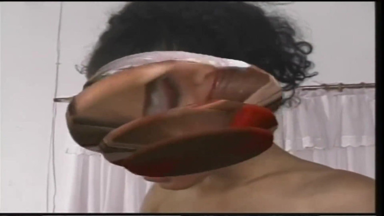 Transcumzcom: Esposa trans com peitos falsos e de salto alto fode...