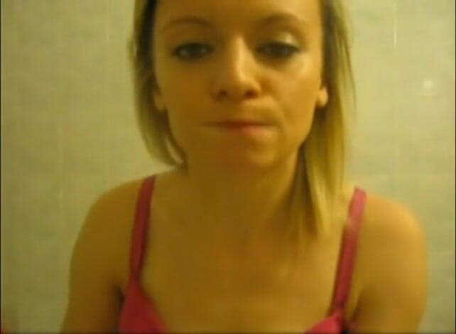 Femdom Austria: Anastasia의 침 치약