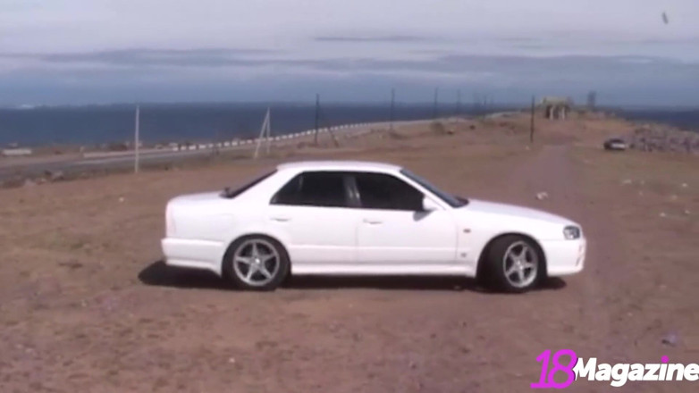 18Magazine: Des trucs torrides d'auto-stop ! Sasha se fait éjaculer dessus par une...