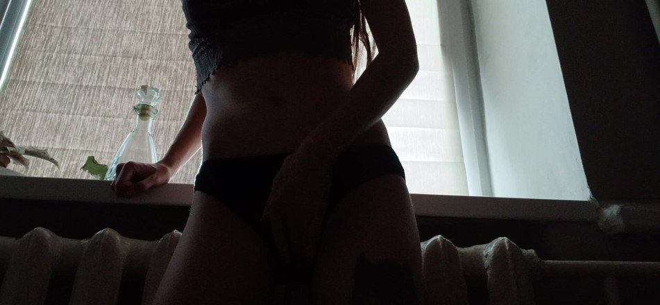 Lesbian-candys: Я мастурбую після коледжу, поки мої батьки на роботі