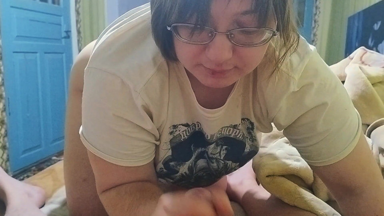 SchoolPrincess: Experimente cu penis, spermă și țâțe