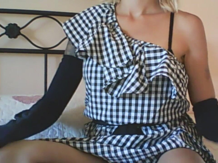 savannahamatoriale: Kamu mau coli pakai kaus kakimu? Kaus kaki?