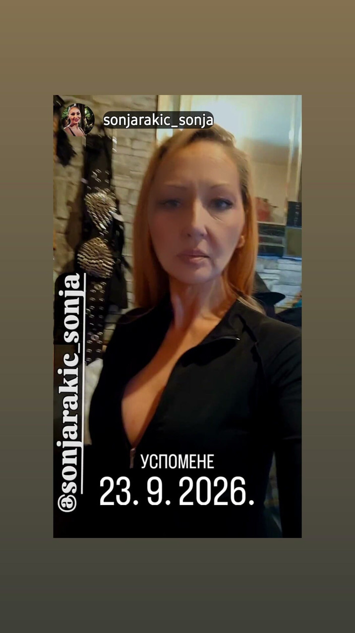 Dominatrix Redsonyja: Menari