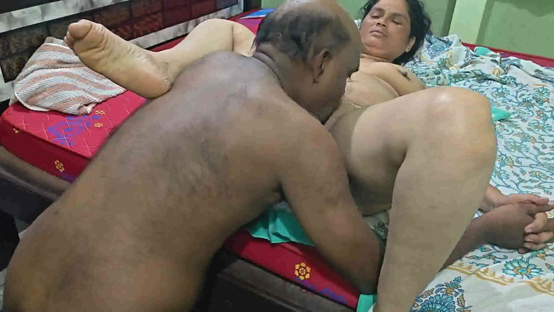 Sexy sindu: Indiancă Desi Bhabhi și-a împărțit patul cu Dever