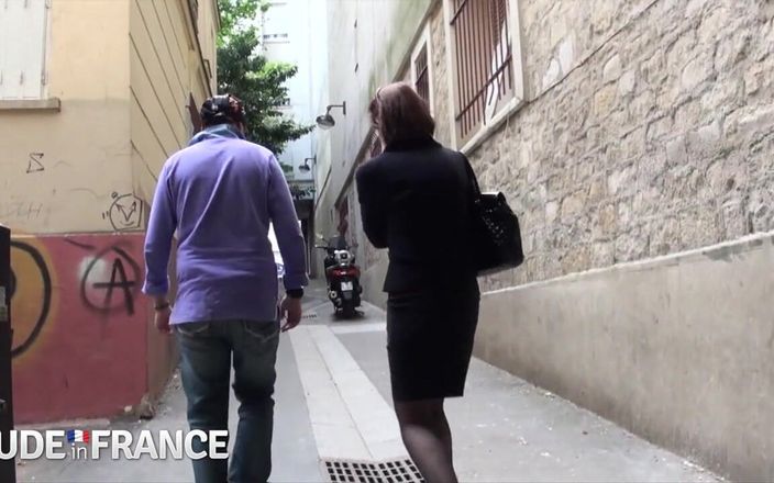 La France a Poil: Mais velha francesa prostituta se filma fodendo homem mais jovem