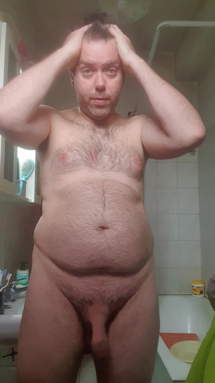 Mirko2589: Tutto nudo in casa
