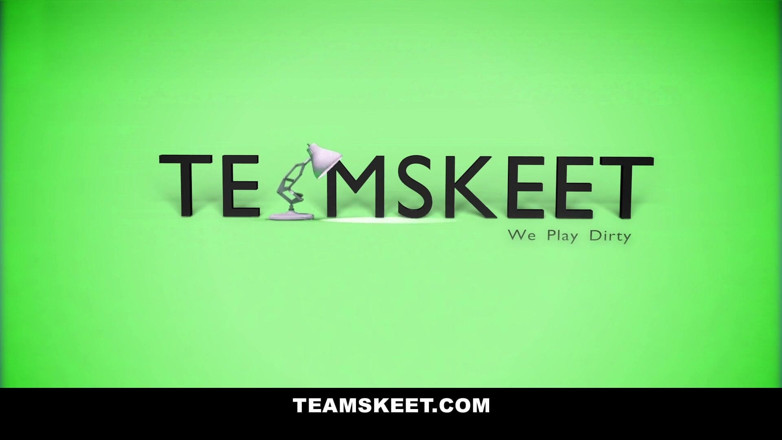 Team Skeet: La bella ragazza ebano julie kay ha la bocca piena...