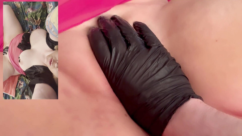 MissFFW: Futai cu Bud îmi hrănește pizda lacomă cu degetele și pumnul