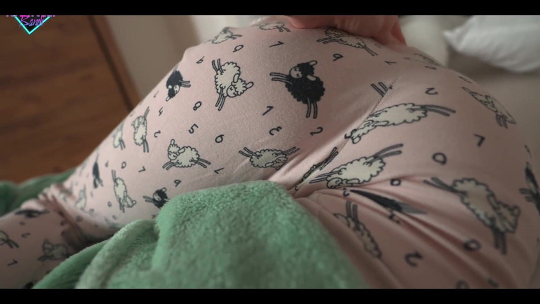 Karneli Bandi: Probudil jsem se a můj nevlastní bratr mi honí kundičku