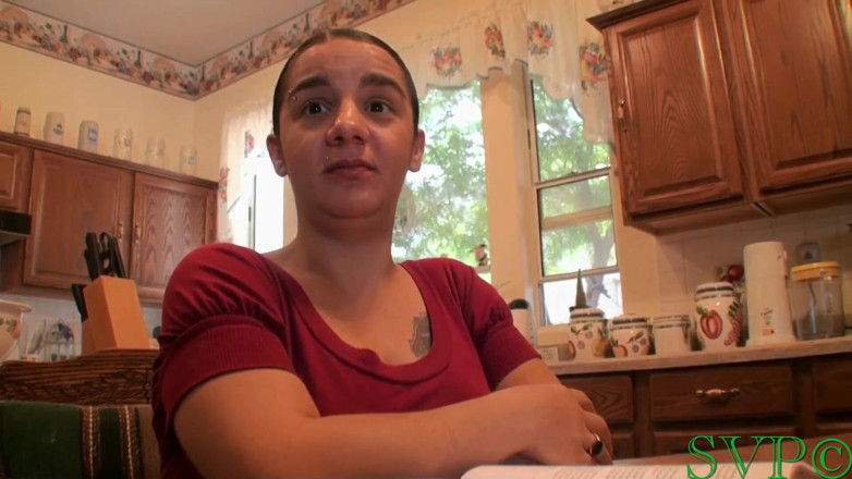 Pregnant amateurs: Une petite belle-mère enceinte aide son beau-fils à résoudre un gros...