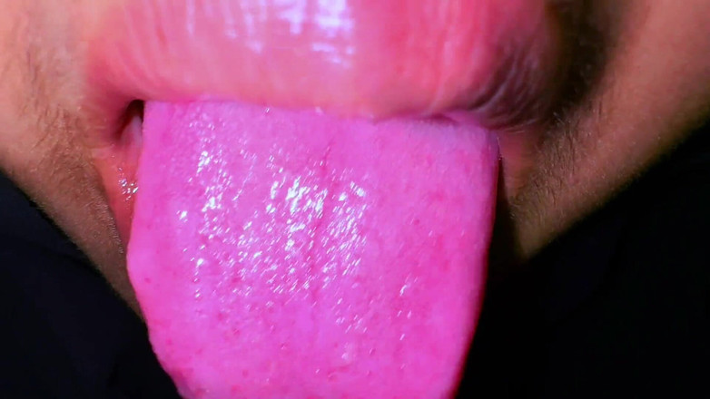 Aria Mia: Bună cină, fată arabă musulmană singură, am fund uriaș rotund și...