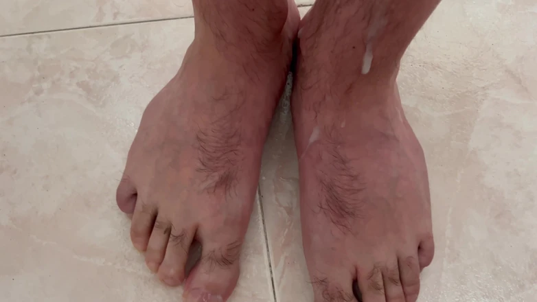 ItalianBigDick22: Italian Handjob with Cumshot on Feet