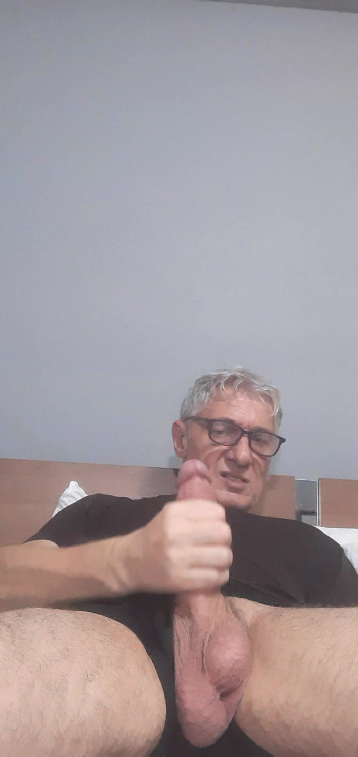 Big uncut hard cock: Masturbation avec une grosse bite monstrueuse