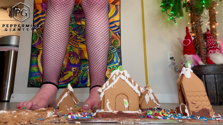 Peppermint Giantess: Giantess Christmas Village Slo-mo Crush Destroying My Gingerbread Houses in...