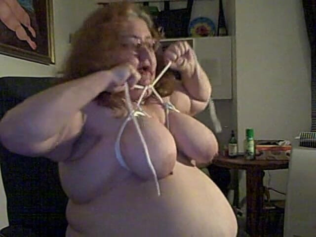 BBW nurse Vicki adventures with friends: Бондаж груди с давкой и больше БДСМ