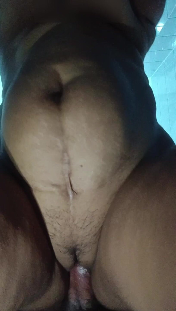 Deepu686: Wanita desi India panas berkongkek keras dalam posisi doggy