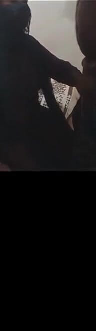 usne poochha ki kya ek bas aaegi ... lekin ant uske saath savaari